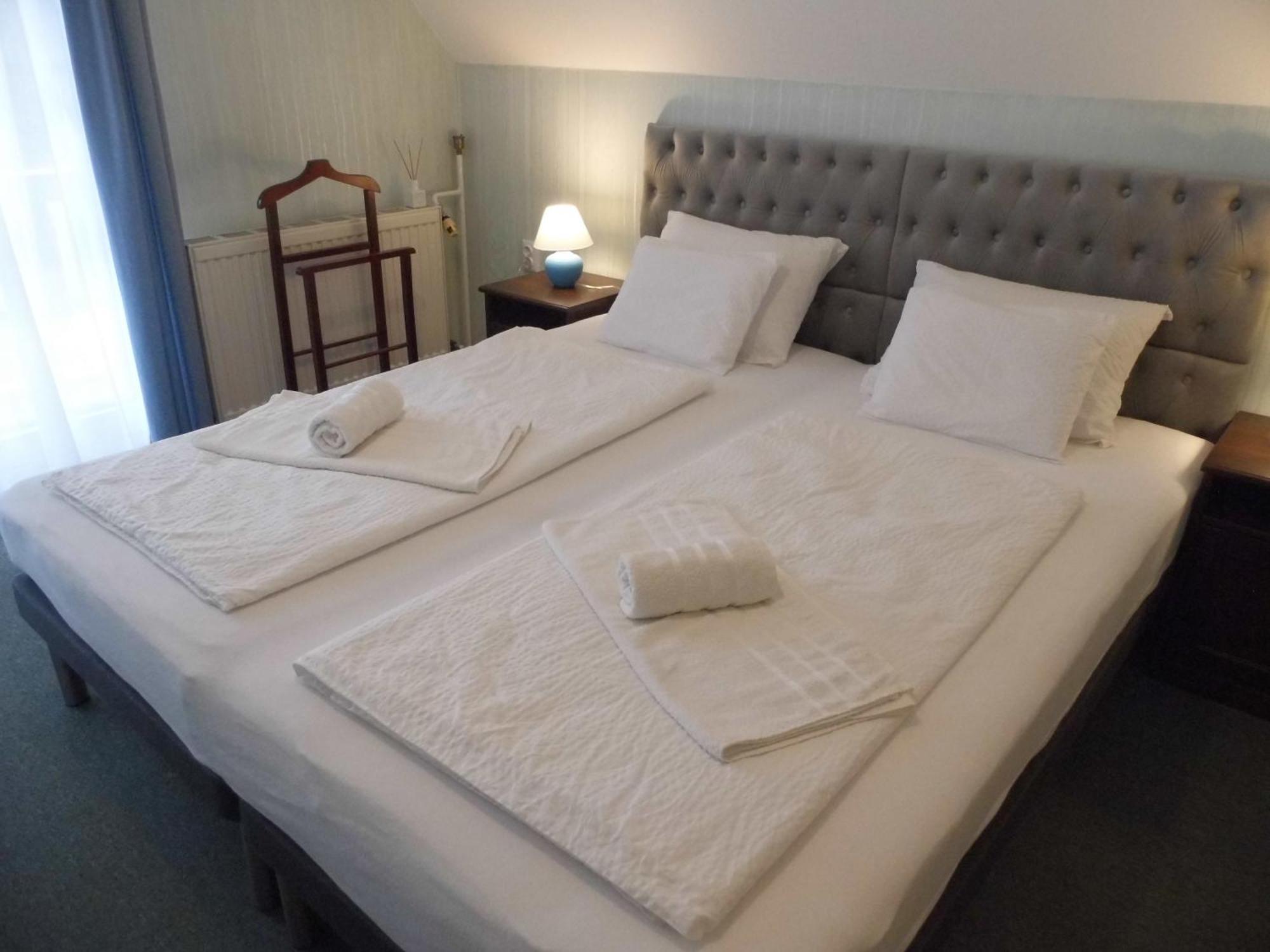 Millennium Villa Keszthely Zimmer foto