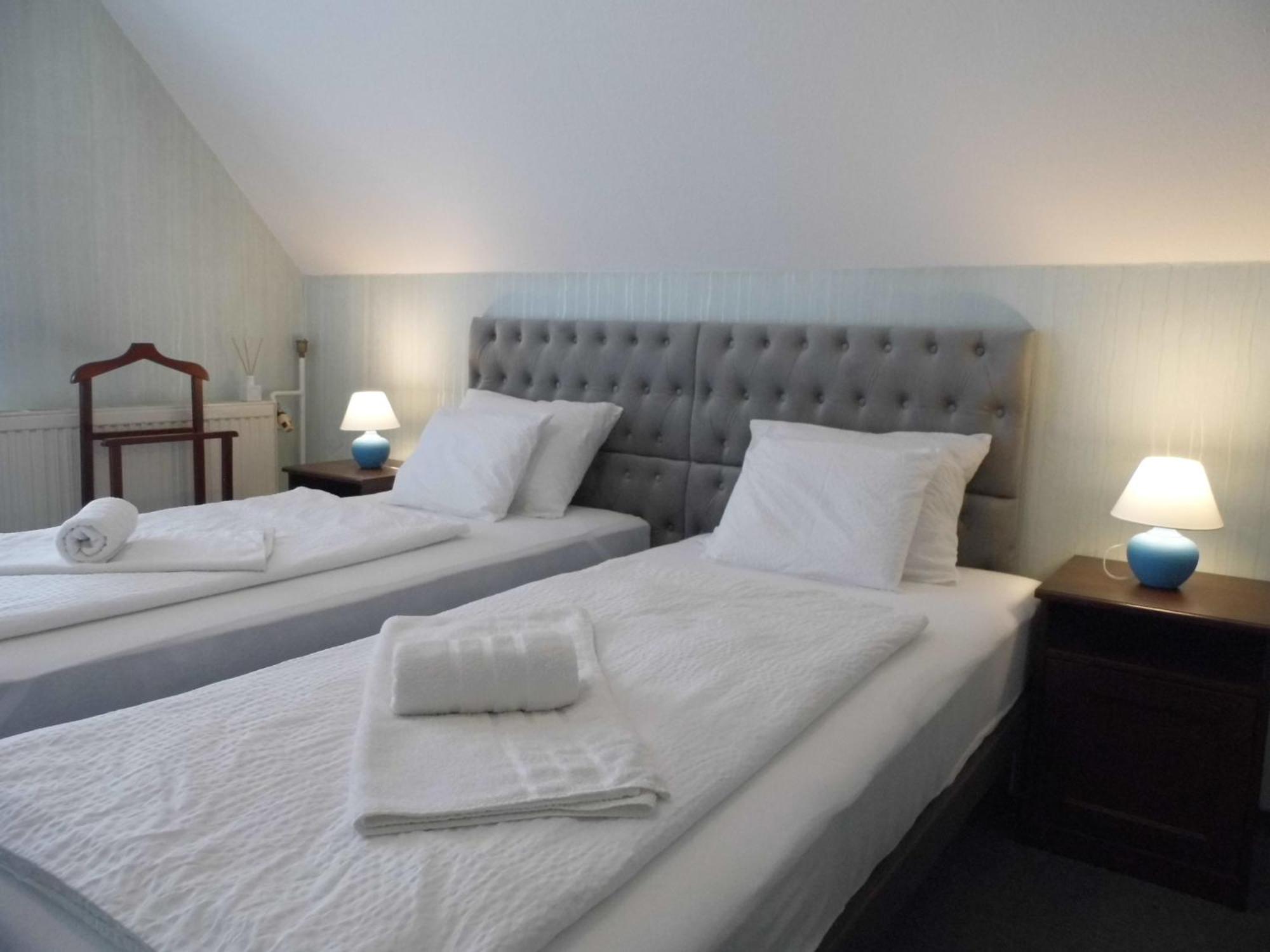 Millennium Villa Keszthely Zimmer foto