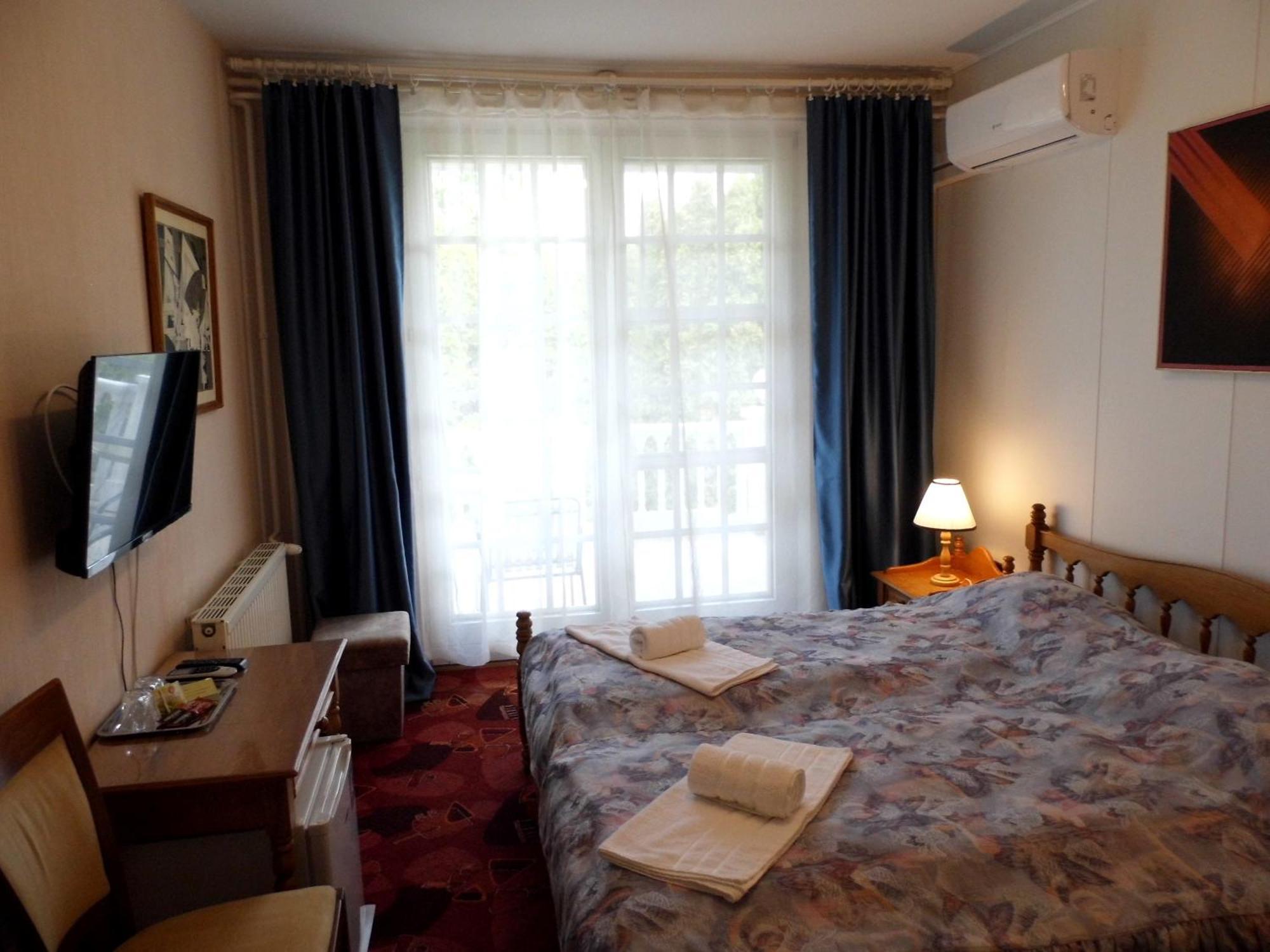 Millennium Villa Keszthely Zimmer foto